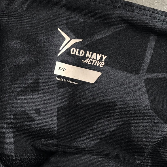 Old Navy Active Crop Leggings - Picture 4 of 8